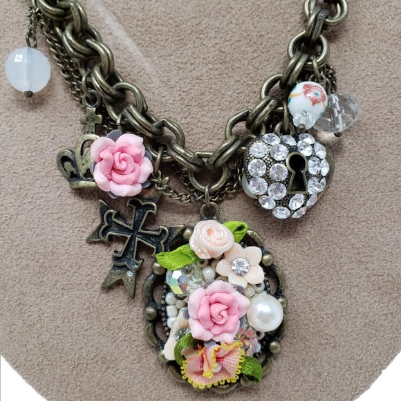 VCLM Jewelry - Victorian Roses Pearls Brasstone VCLM Necklace